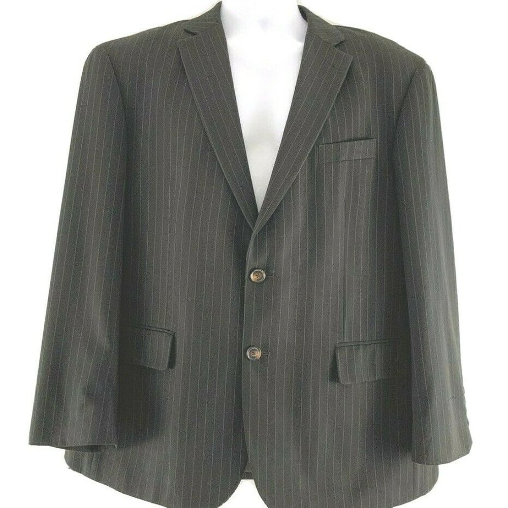 Stafford Men's Suit. Brown, Pin Striped. Pleated Pants. 42S Coat. 38 x 30 Pants.
